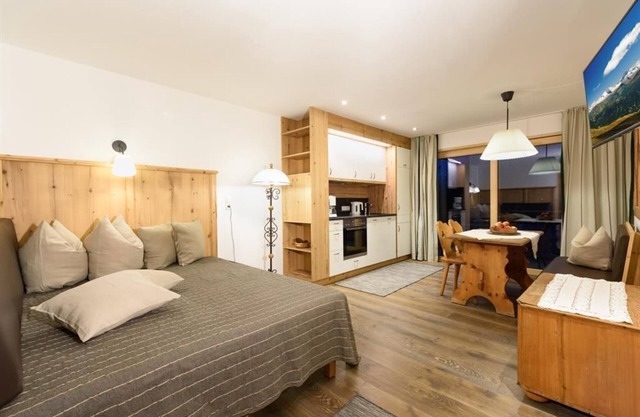 Apartment Top 3B "HolzSpiel" - Kasperhof Apartments Innsbruck