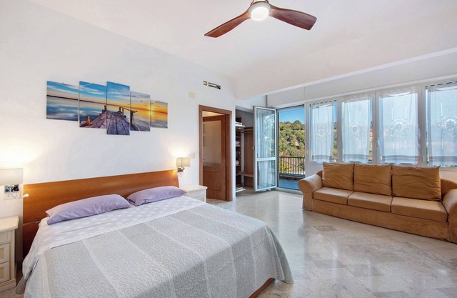 Apartment 'Tramontana' with Balcony