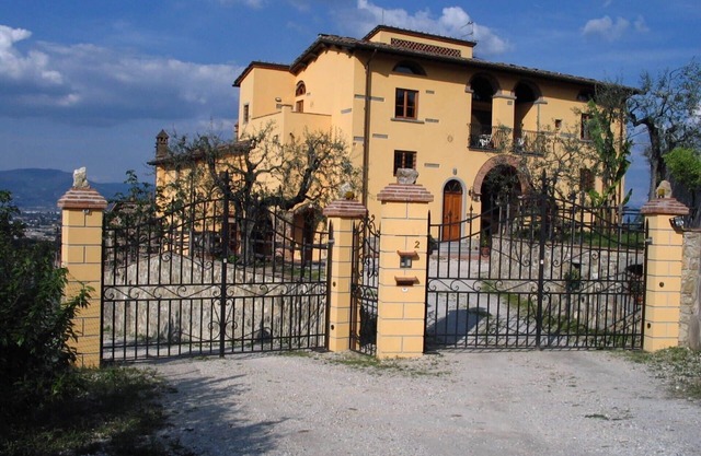 Apartment Tramontana in Holiday farm in the hills with beautiful views of Florence!