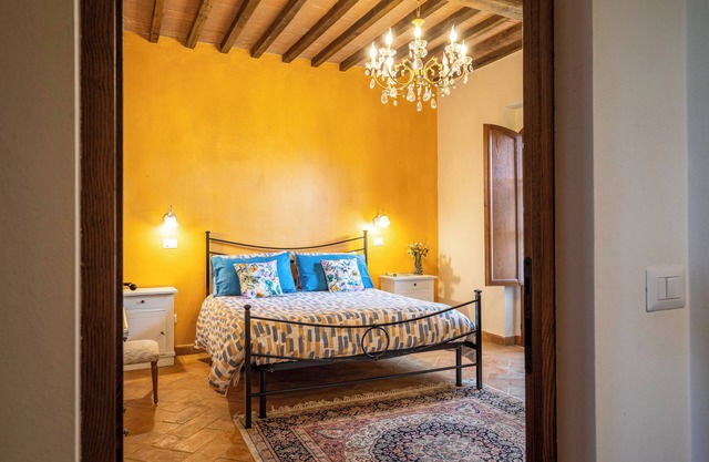 Apartment 'Tramonto' with Shared Pool, Wi-Fi and Air Conditioning