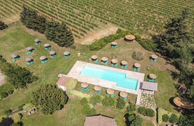 Apartment 'Trilocale 63' with Shared Pool, Shared Garden and Wi-Fi