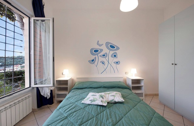 Apartment "Trilocale in villa vista mare Apt 1" with Sea View