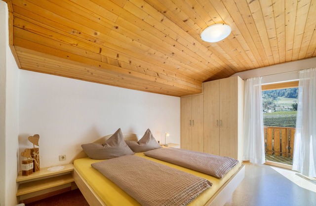 Apartment 'Typ A Pöder's Haus' with Mountain View, Shared Garden and Wi-Fi