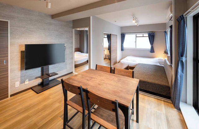 Apartment Type C double bed x 1 single bed x 2 - 10C/Osaka Ōsaka