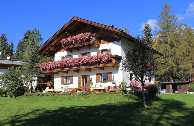 Apartment "Tyrol" Leutasch . in a sunny, quiet location with great views