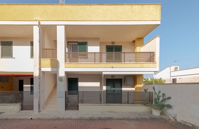 Apartment 'Uccio Abbo' with Private Terrace and Air Conditioning