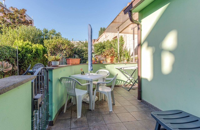 Apartment 'Un Angolo Nel Verde A Empoli' with Shared Terrace, Wi-Fi and Air Conditioning