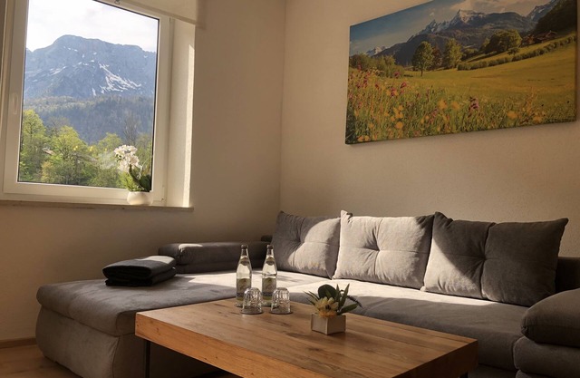 Apartment Untersbergblick with balcony and mountain view