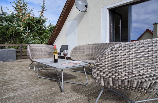 Apartment 'Unteres Apartment Ostseeferienhaus' with Private Terraces