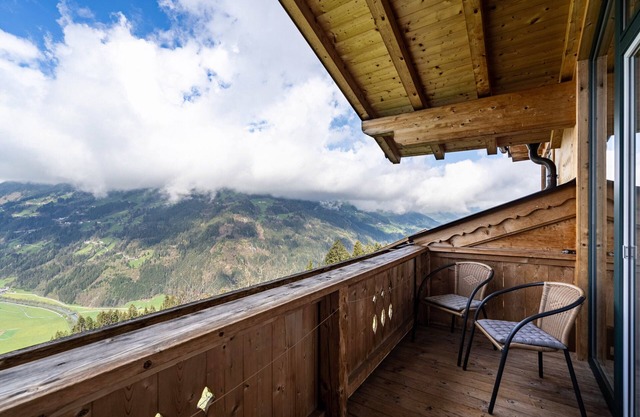 Apartment 'Unterlehenhof' with Mountain View, Balcony and Wi-Fi