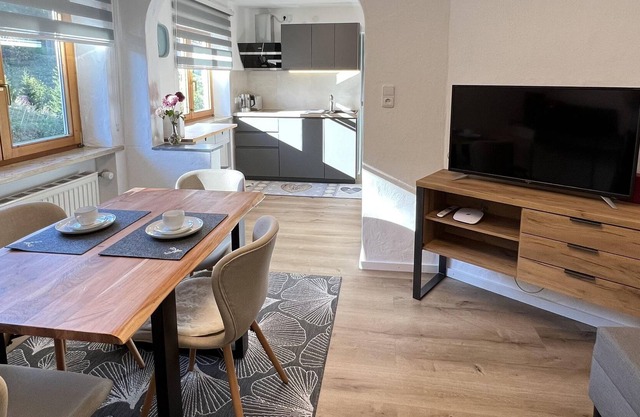 Apartment upper floor with 1 bedroom - Haus Alpenblick - family Schuster
