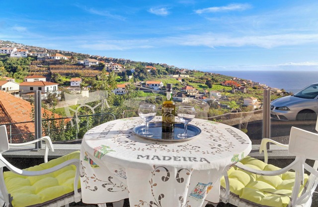 Apartment 'Vila Morning Sun' with Sea View, Private Terrace and Wi-Fi
