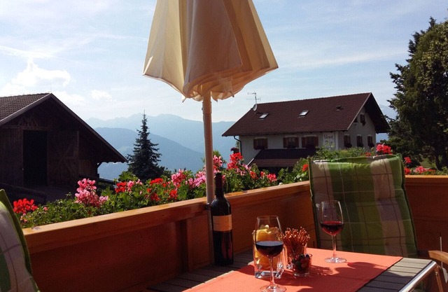 Apartment "Valentin" with Mountain View, Wi-Fi, Balcony & Garden