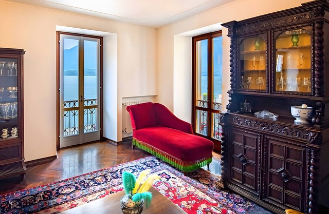 Apartment 'Very Elegant Historic F2' with Lake View, Wi-Fi and Air Conditioning