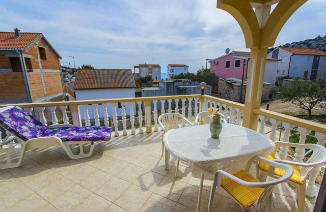 Apartment Veronika (21391-A1) - Razanj