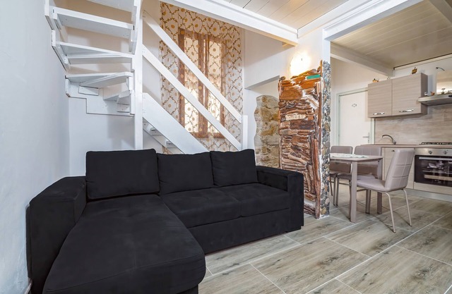 Apartment 'Vespucci' with Private Terrace, Wi-Fi and Air Conditioning