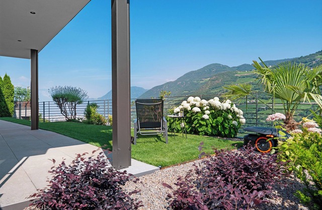 Apartment 'Vinea Guesthouse Garden' with Mountain View, Wi-Fi and Air Conditioning