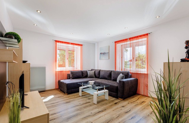 Apartment Viktoria with private garden to celebrate with family and friends