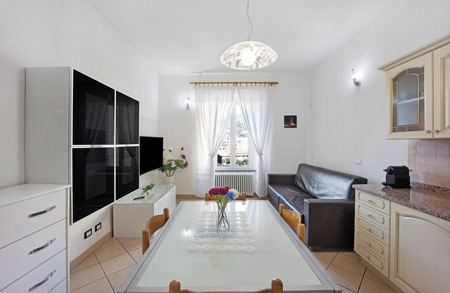 Apartment 'Vicino Al Mare Soleggiato' with Balcony, Wi-Fi and Air Conditioning