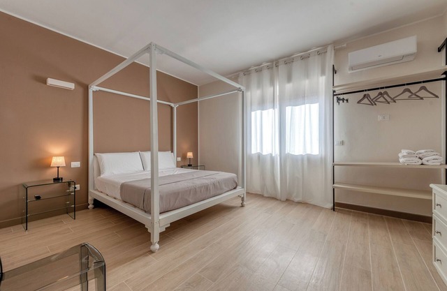 Apartment 'Victoria's Home' with Private Terrace, Wi-Fi and Air Conditioning