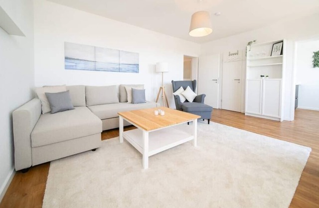 ☆ Apartment View | Central | balcony | Industrial fair