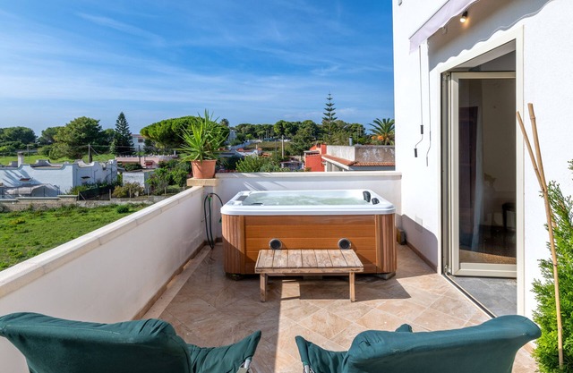 Apartment 'Villa Salentu - Lu Mare' with Sea View, Wi-Fi and Air Conditioning
