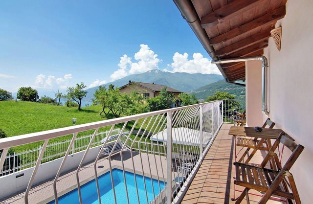 Apartment 'Villa Adele' with Lake View, Private Pool and Wi-Fi