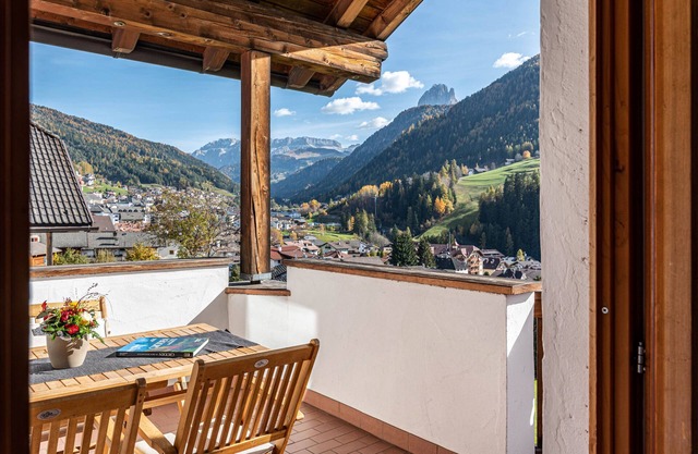 Apartment "Villa Erina A" with Mountain View, Terrace & Wi-Fi
