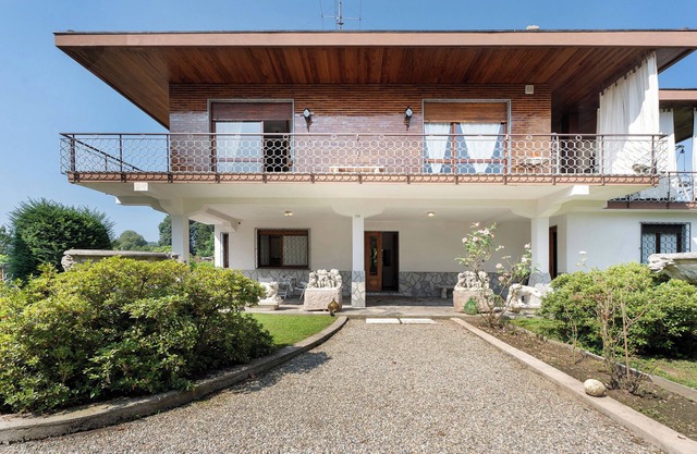 Apartment 'Villa Gabri 2 Arona' with Private Terrace