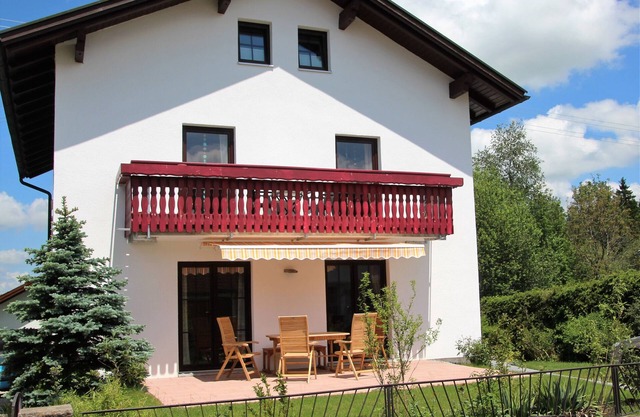 Apartment 'Villa Hilde' with Mountain View, Private Terrace and Wi-Fi