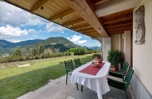 Apartment 'Villa Alessandra' with Lugano Lake View, Terrace and Wi-Fi