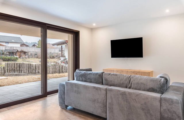 Apartment "Villa Lara Zirbe" with Mountain View, Private Terrace & Wi-Fi