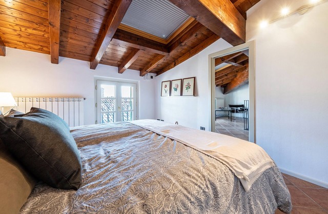 Apartment 'Villa Rosa Flat' with Sea View, Shared Garden and Wi-Fi