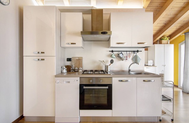 Apartment 'Villa Serena' with Private Terrace, Wi-Fi and Air Conditioning