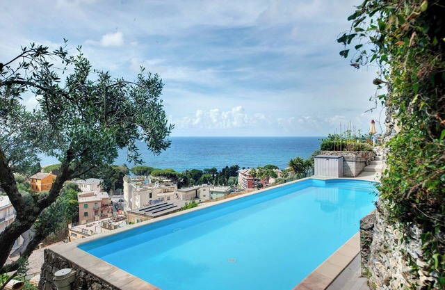 Apartment 'Villino Ortensia - Le Pale' with Sea View, Wi-Fi and Air Conditioning
