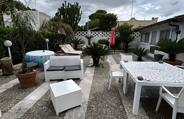 Apartment 'Vivì Due' with Sea View, Wi-Fi and Air Conditioning