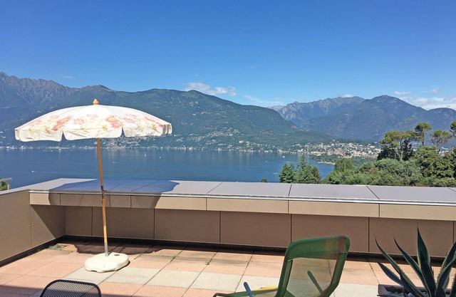 Apartment with large terrace and barbecue area in a quiet location with panoramic views