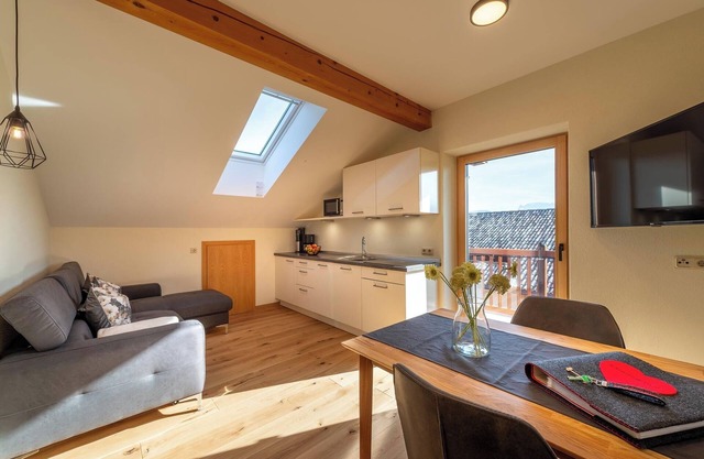 Apartment 'Weinangerhof Nussbaum' with Mountain View, Wi-Fi and Air Conditioning