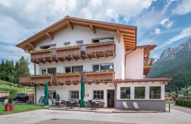 Apartment 'Wellness Alpino Con Minispa' with Mountain View, Shared Terrace and Wi-Fi