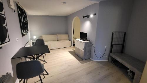 Apartment West