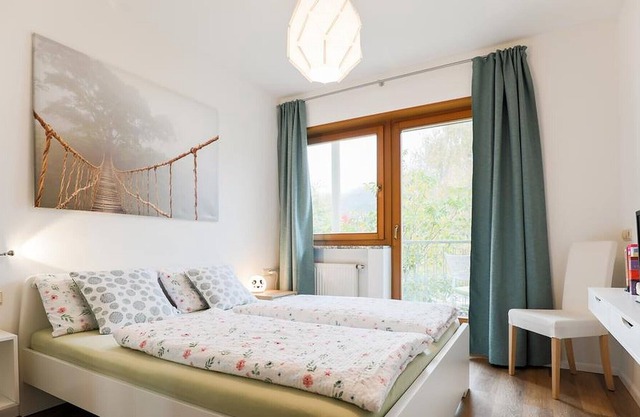 Apartment "White Room" with Mountain View, Wi-Fi & Balcony