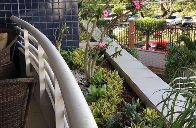 Apartment with 3 Suites, 160M in a noble neighborhood.