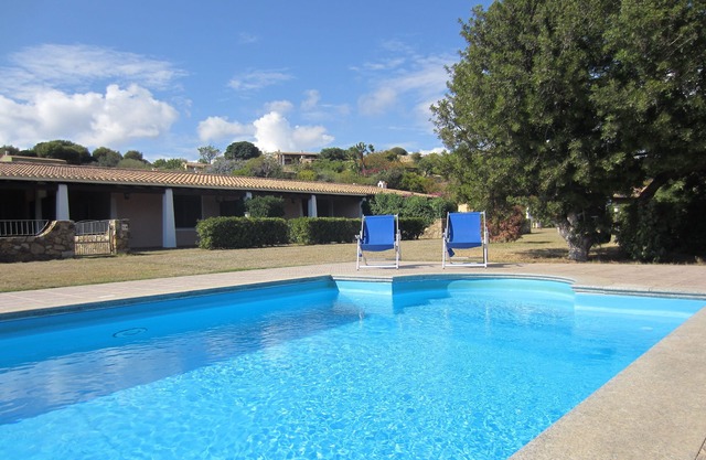 Apartment with pool just minutes from the sea