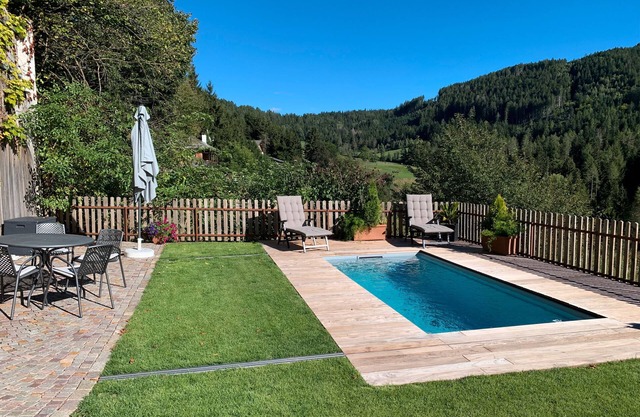 Apartment 'Wiesenheim - Romantic' with Mountain View, Shared Pool and Wi-Fi