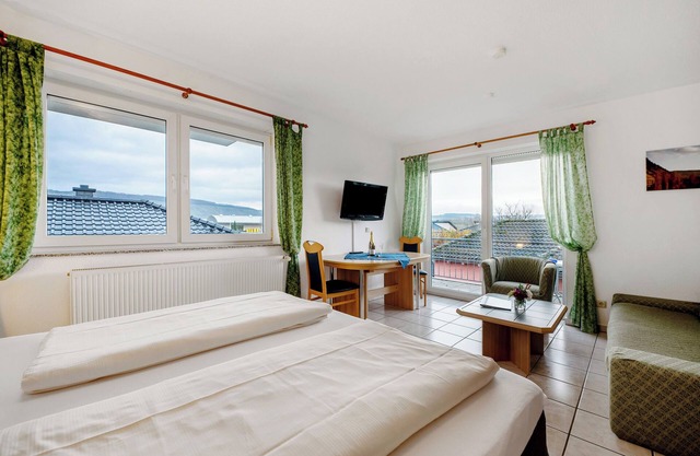 Apartment 'Winnie Puuh' with Mountain View, Private Garden and Wi-Fi