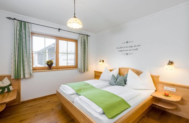 Apartment with 2 bedrooms (long-term rate) - Linharterhof - Appartements