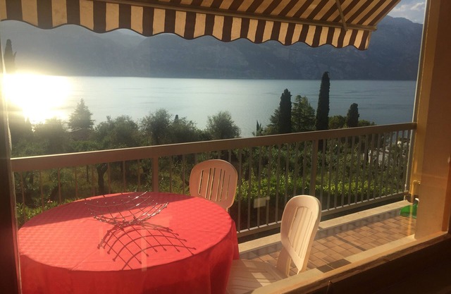 Apartment with 2 rooms and beautiful lake view