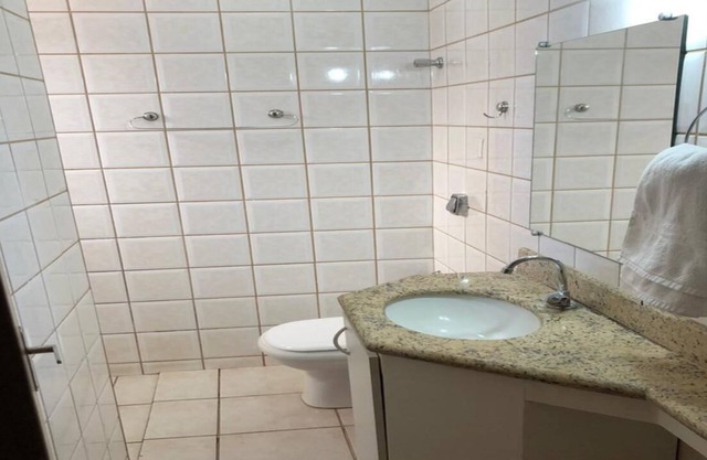Apartment with 3 bedrooms, comfortable and well located.