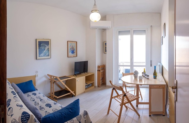 Apartment with a/c 100m from the Beach | Ap10