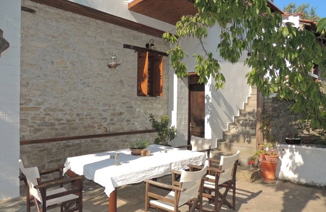 Apartment with Amazing Mountain Views in a Traditional Thassian Estate !
